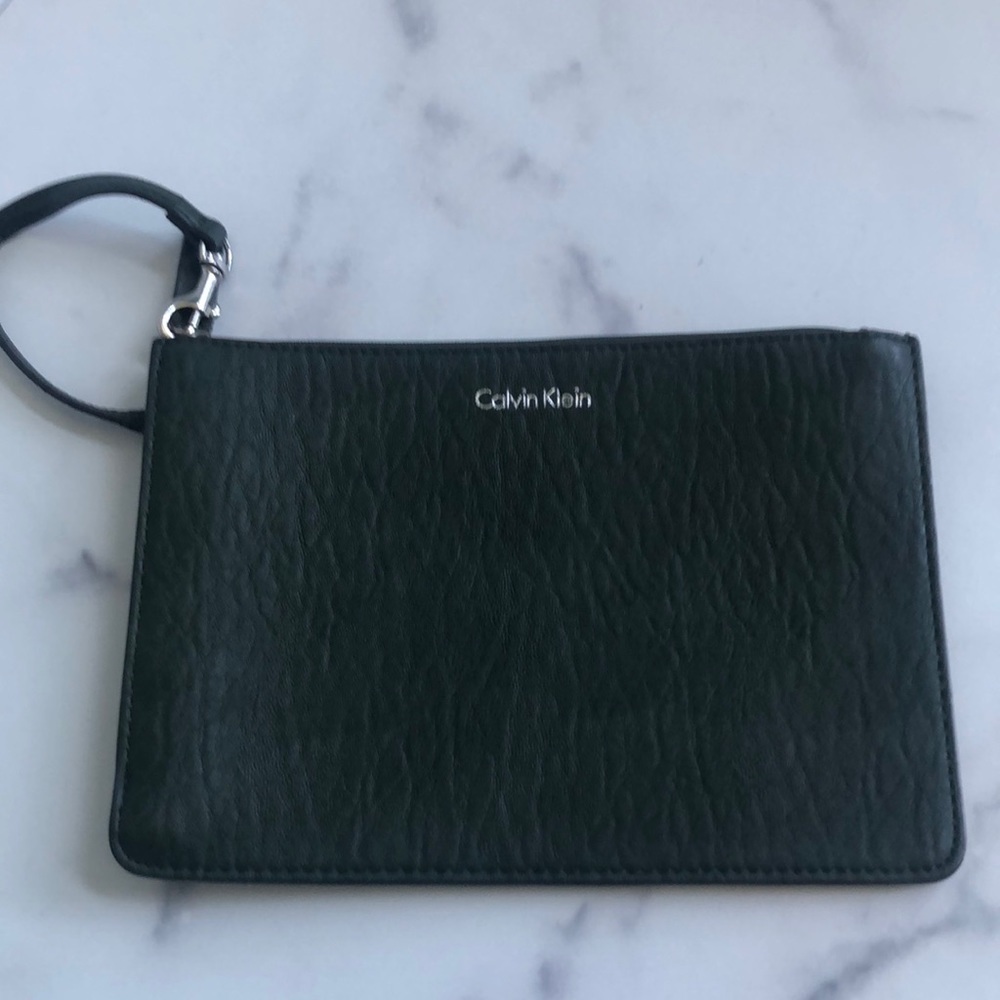 Calvin Klein Faux Leather Zip Wristlet Clutch Wallet Cosmetic Pouch